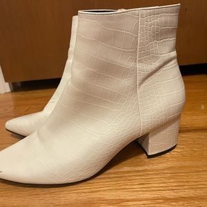 Express White Heeled Boots